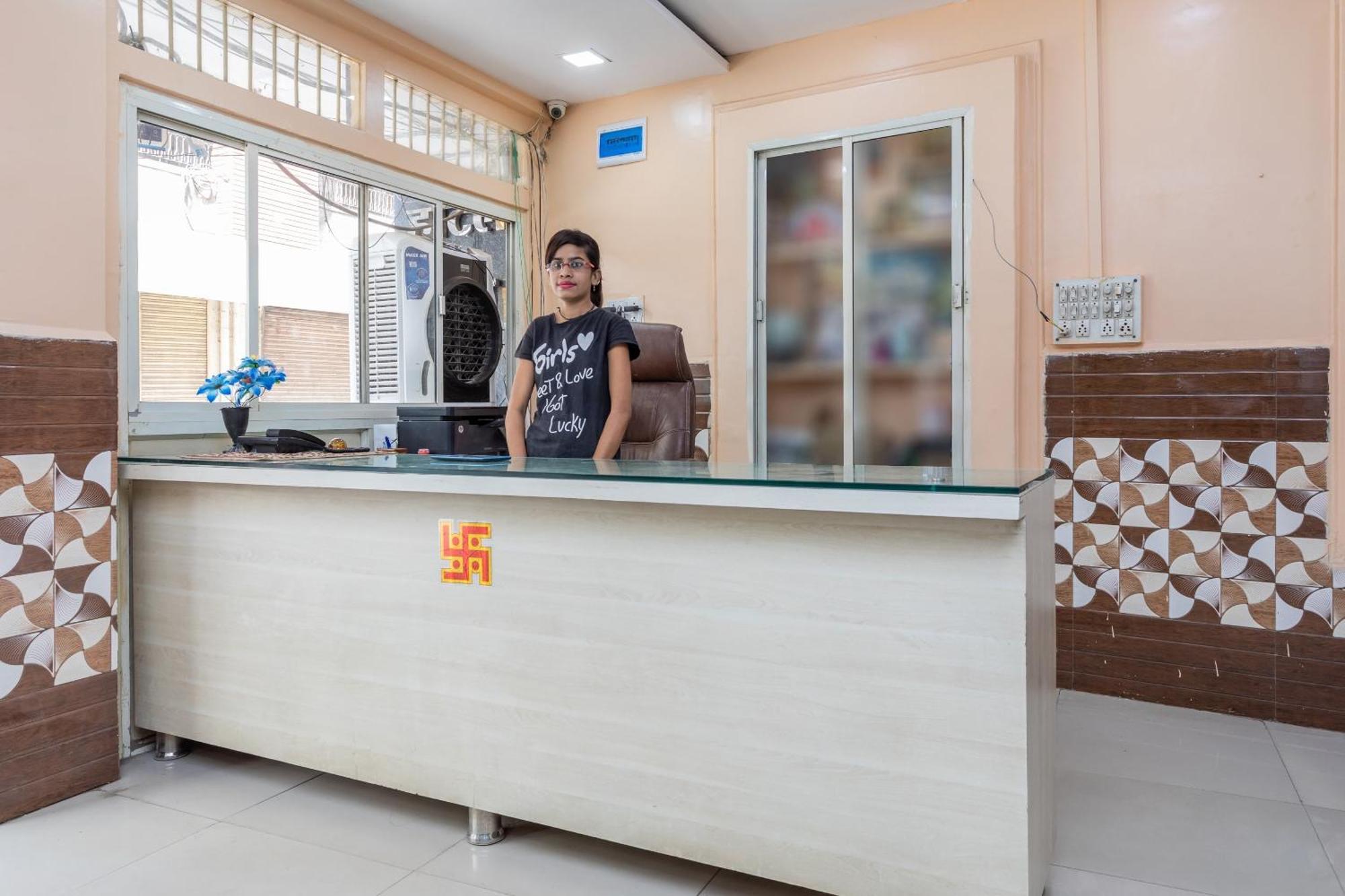 Spot On Hotel Sawera Indore Eksteriør bilde